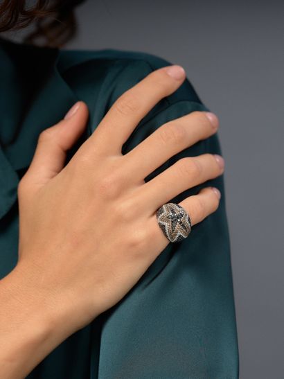 Bague moderne en or blanc 18k 750 millièmes...