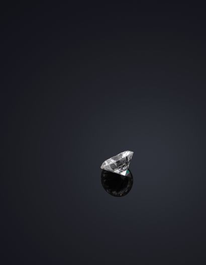 Un diamant sur papier de taille brillant...