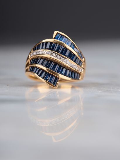 Bague en or jaune 18k 750 millièmes en forme...