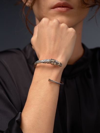 ARTHUS BERTRAND
Bracelet jonc ouvert à motif...