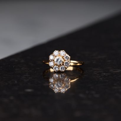 Bague marguerite en or jaune 18k 750 millièmes...