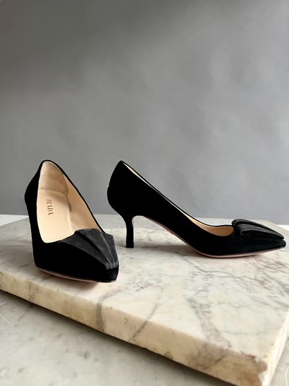 PRADA, année 2008
Paire d'escarpins en agneau...