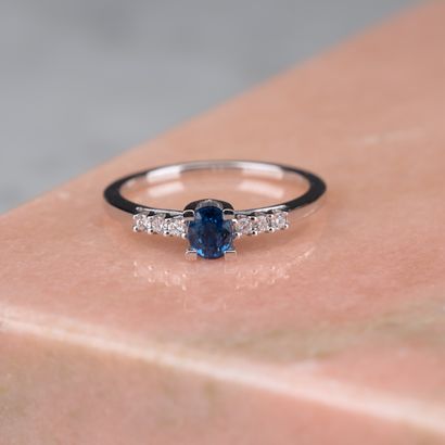 GAREL
Bague de jeune fille en or blanc 18k...