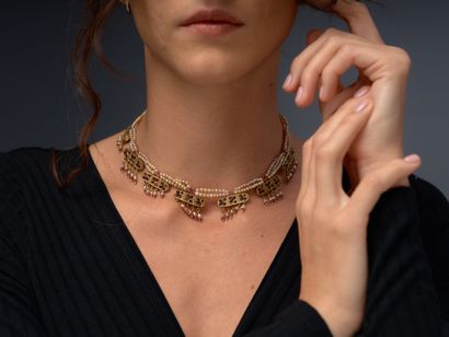 Collier indien en or jaune 18K 750 millièmes...