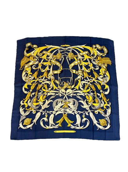 HERMES Paris Made in France
Carré en twill...