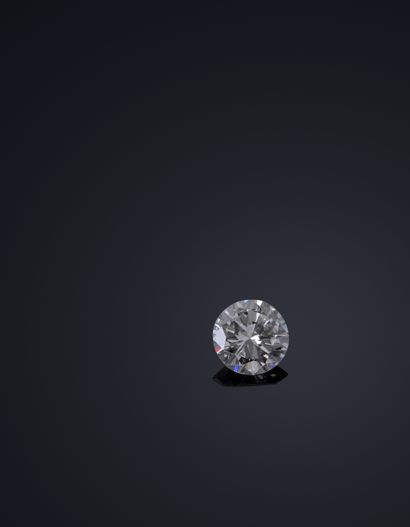 Un diamant sur papier de taille brillant...