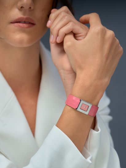 POIRAY 
Ma Première 
Montre de femme en acier...