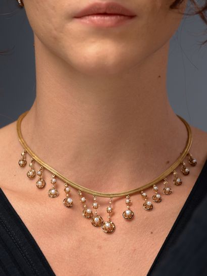 Charmant collier en or jaune 18k 750 millièmes...