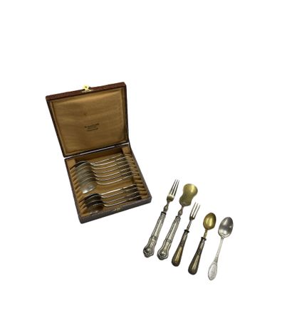 Suite of 12 silver-plated coffee spoons decorated...