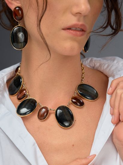 Attributed to CELINE
Half set in gilded metal...