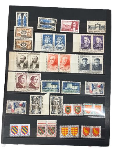 FRANCE : collection de timbres dans 5 albums...