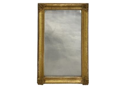 Travail fin XXe
Miroir en bois et stuc doré...