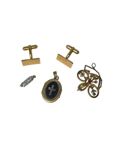 Small batch of gilded metal jewelry including:
-...