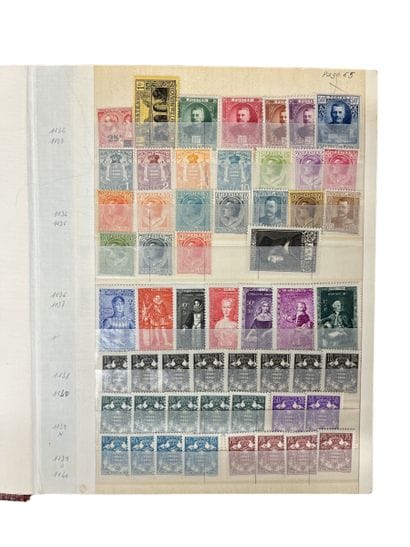 MONACO : dans 3 albums, collection de timbres...