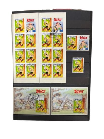 CHINE : lot composé de timbres neufs des...