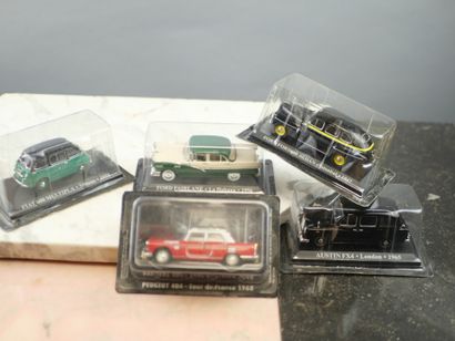 Lot de 5 voitures divers à l'échelle 1/4...