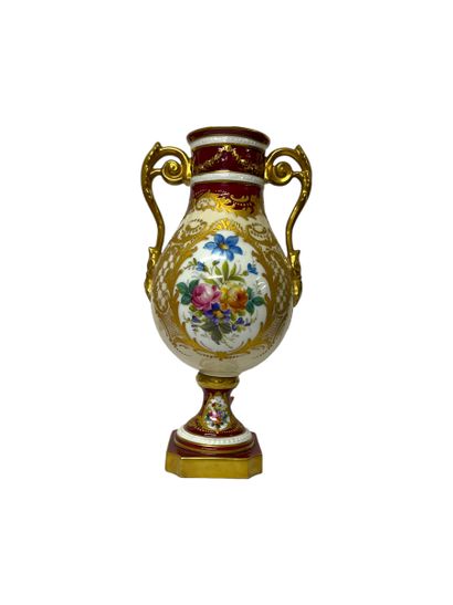 Travail de style Napoléon III
Vase de forme...