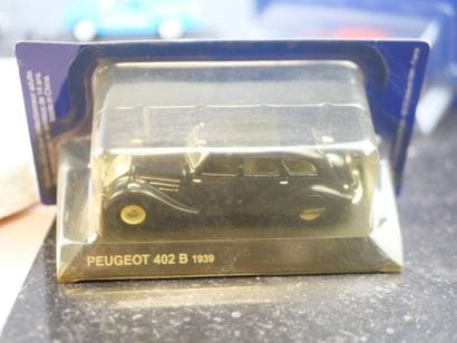 Lot de 8 voitures Peugeot comprenant: 
-...