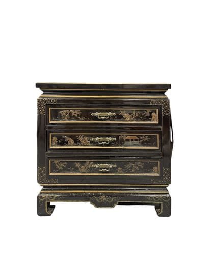 Dans le goût asiatique
Petit meuble en bois...