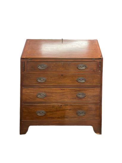Commode scribanne en bois et placage d'acajou...