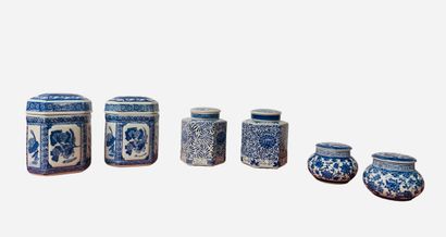 CHINE MODERNE DIVERS
Ensemble de trois paires...
