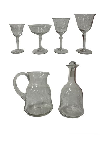 Partie de service de verres en cristal à...
