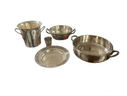 Lot of silver plated metal including:
- 2...