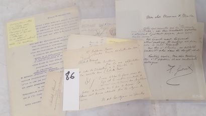 Lot de documents comprenant :

Correspondance...