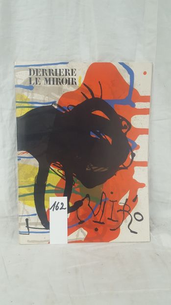 [DERRIÈRE LE MIROIR]

MIRO
Derrière le miroir...