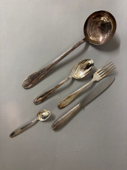 Partie de ménagère en métal argenté dans...