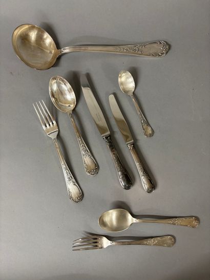 FRIONNET François 
Ménagère en métal argenté...
