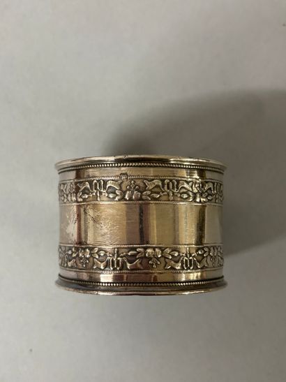 Lot comprenant : 
- TETARD FRERES
Deux ronds...