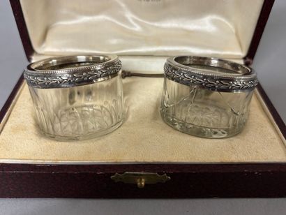 Lot comprenant : 
- TETARD FRERES
Deux ronds...