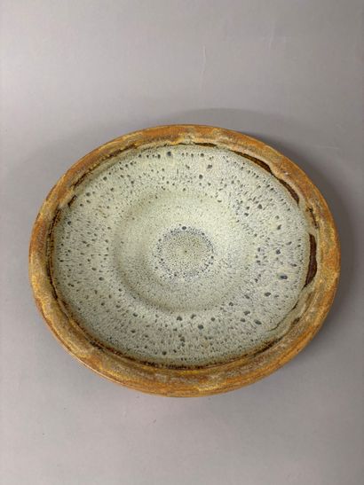 Ecole française du XXe siècle
Plat en terre...