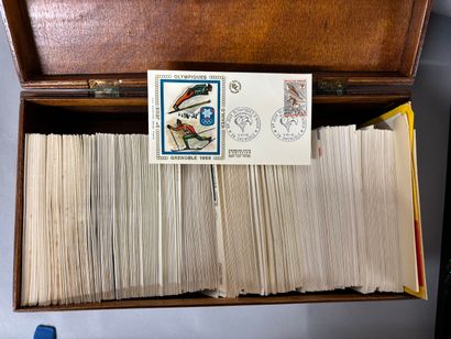 In a large Yvert & Tellier binder, a collection...