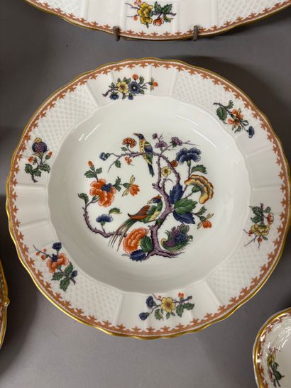 L.BERNARDAUD, Limoges
Modèle Vieux Rouen
Partie...