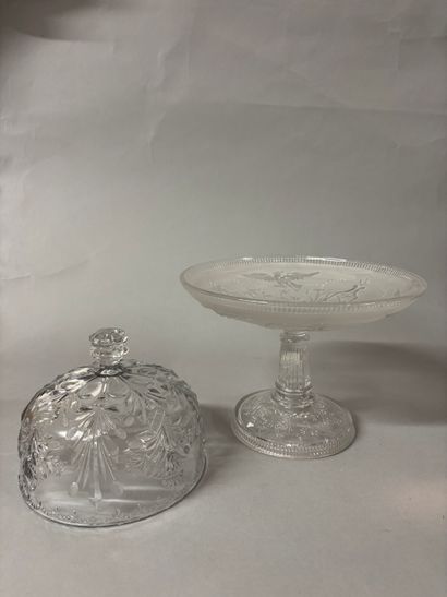 Lot comprenant :
- DAUM Nancy France, vase...