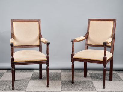 Paire de fauteuils en palissandre à dossier...