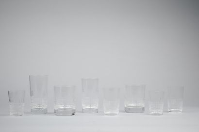BACCARAT
Partie de service de verre en cristal...