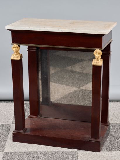 Petite console en acajou et placage d'acajou...