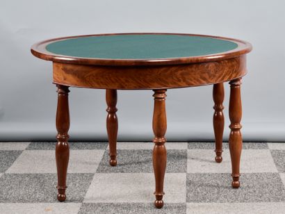 Table à jeux formant console de forme demi-lune...