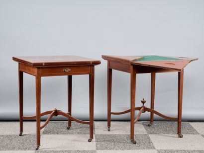 Paire de tables à jeux en portefeuille en...