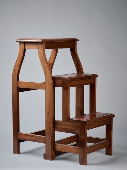 Escabeau dit de bibliothèque en bois naturel...