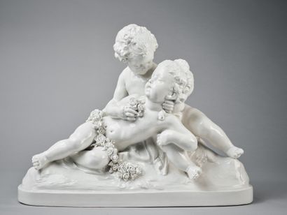 CAPODIMONTE
Putti aux roses 
Groupe en porcelaine...