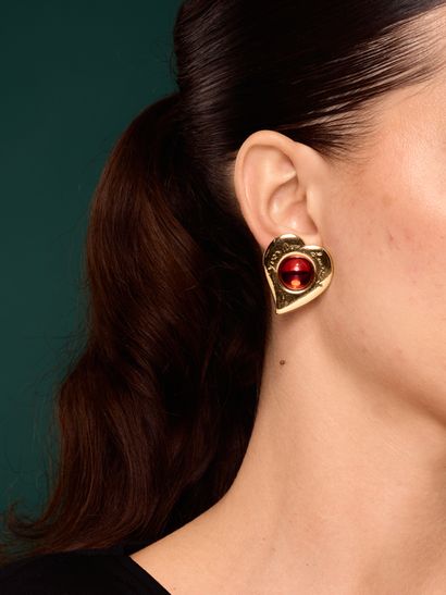 Yves SAINT LAURENT
Paire de clips d'oreille...