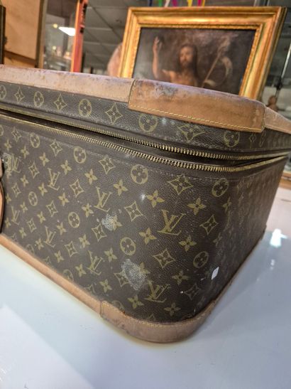 Louis VUITTON 
Valise stratos en toile monogrammée...