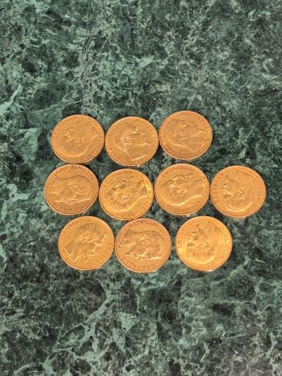 Lot de 10 pièces de 20 francs en or, Napoléon...
