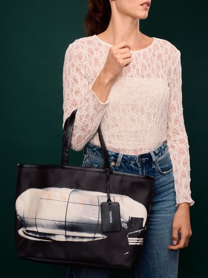 CHANEL X Zaha Hadid circa 2008
Sac cabas...