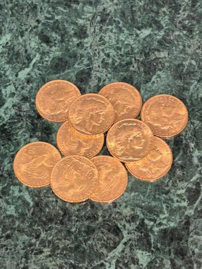 Lot de 10 pièces de 20 francs en or, Marianne...