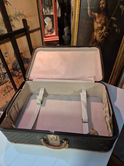 Louis VUITTON 
Valise stratos en toile monogrammée...